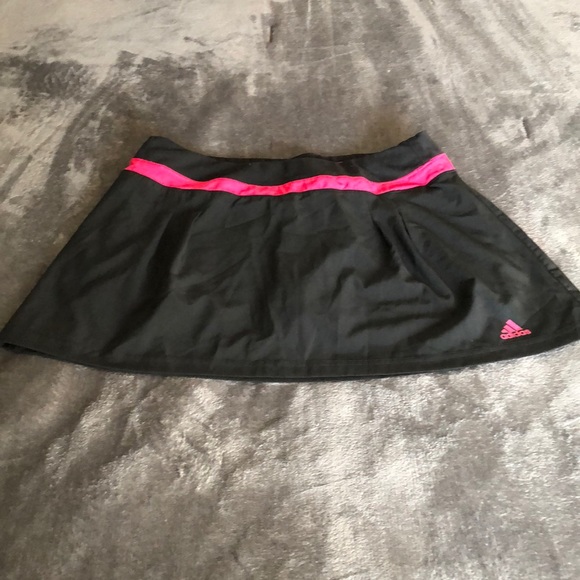 Women’s Adidas size medium climalite black and pink workout skirt with shorts - Picture 1 of 13